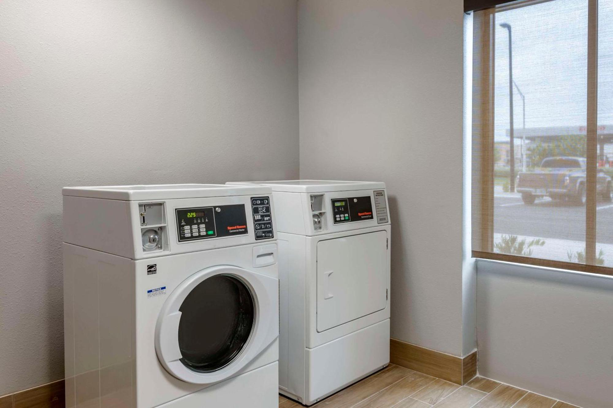 Comfort Inn & Suites Jacksonville - Orange Park Near Naval Air Station Экстерьер фото