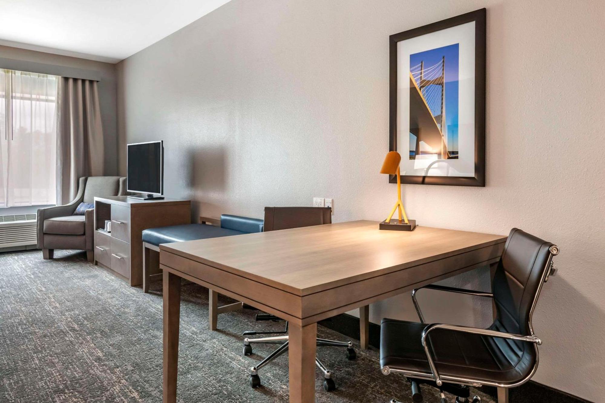 Comfort Inn & Suites Jacksonville - Orange Park Near Naval Air Station Экстерьер фото
