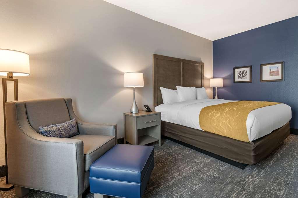 Comfort Inn & Suites Jacksonville - Orange Park Near Naval Air Station Номер фото